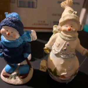 2 holiday decor snowmen